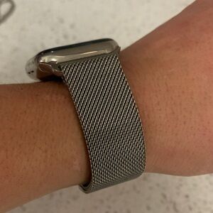 Apple Watch Stainless Steel Milanese Loop Band – Silver – Magnetic Closure